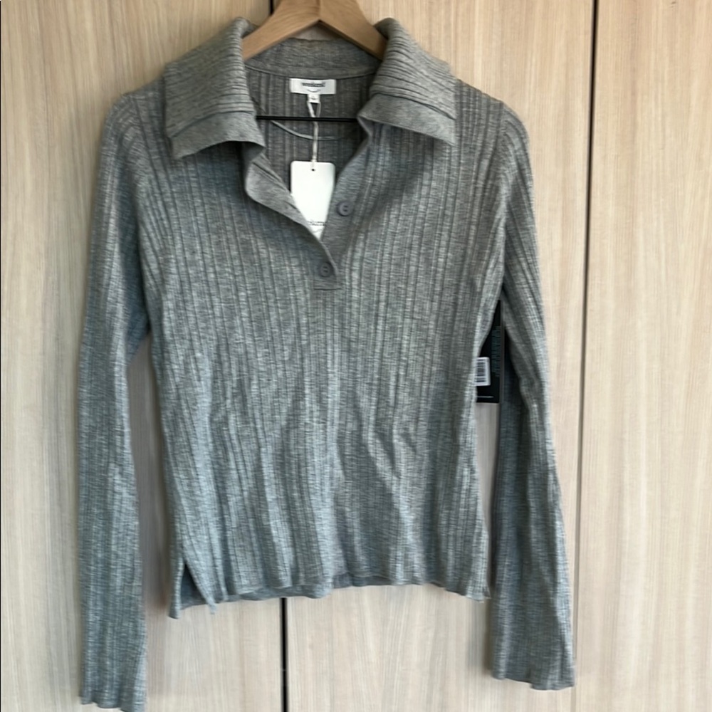 Elegant Gray Button Down Ribbed Shirt
